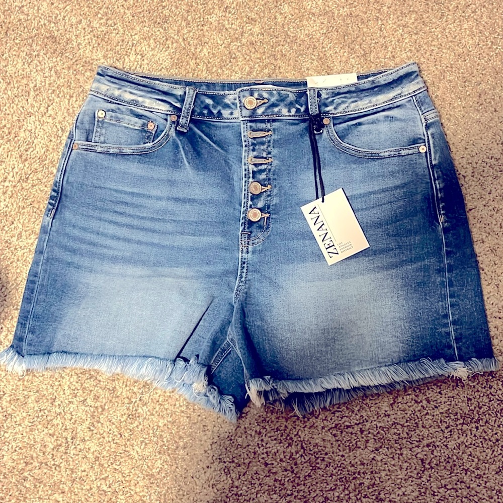 NWT Zenana Button Fly Denim Shorts